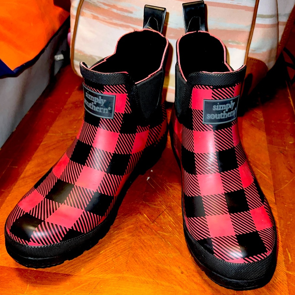 Simply Southern rubber rain boots
